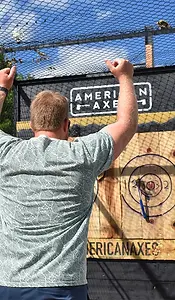 axe-throwing-experience.webp