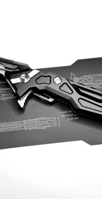 Couteau design suisse Elite en lumière