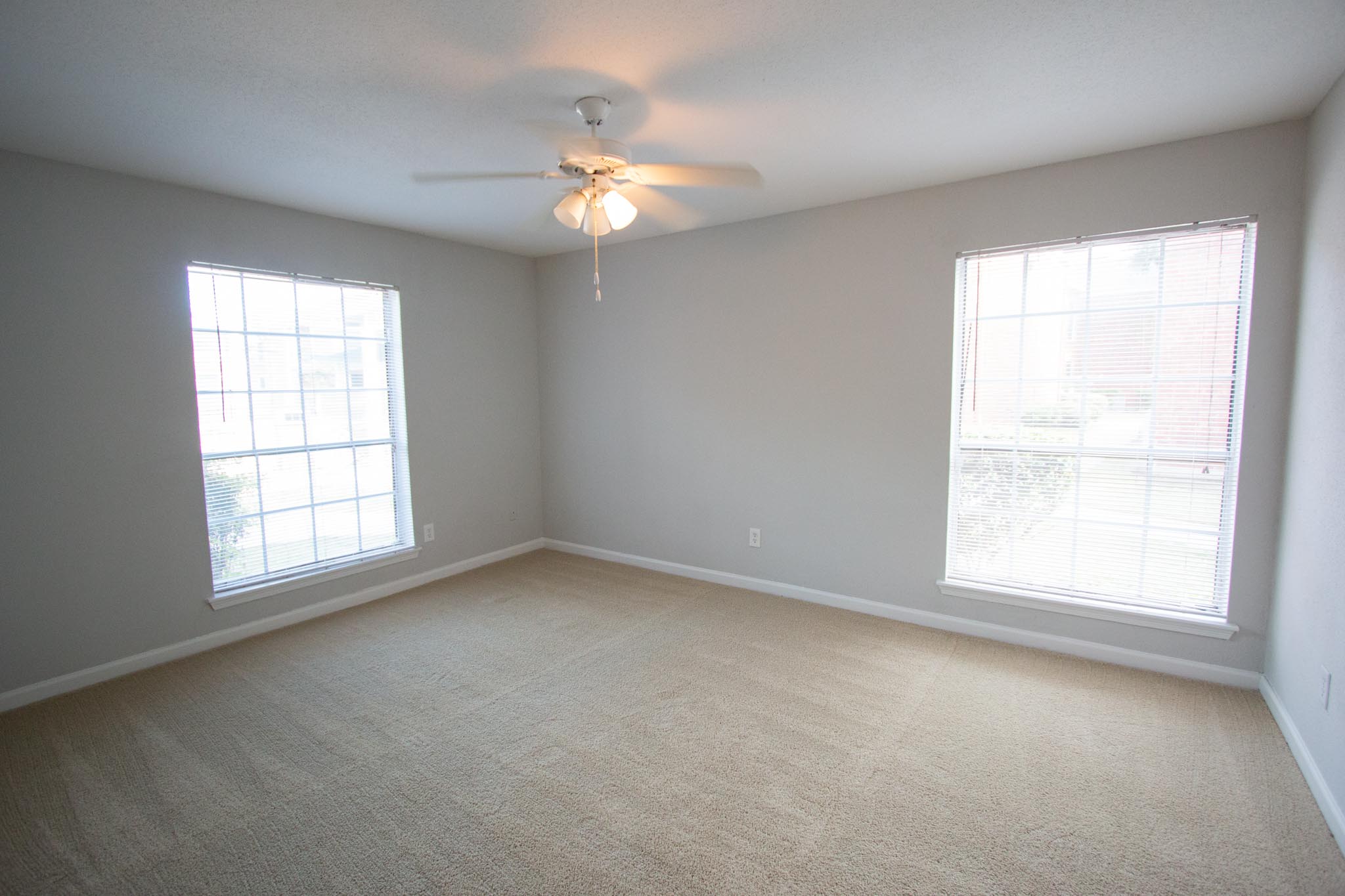 Gallery Spacious 2 & 3 BR Apts l Claridge Apartments