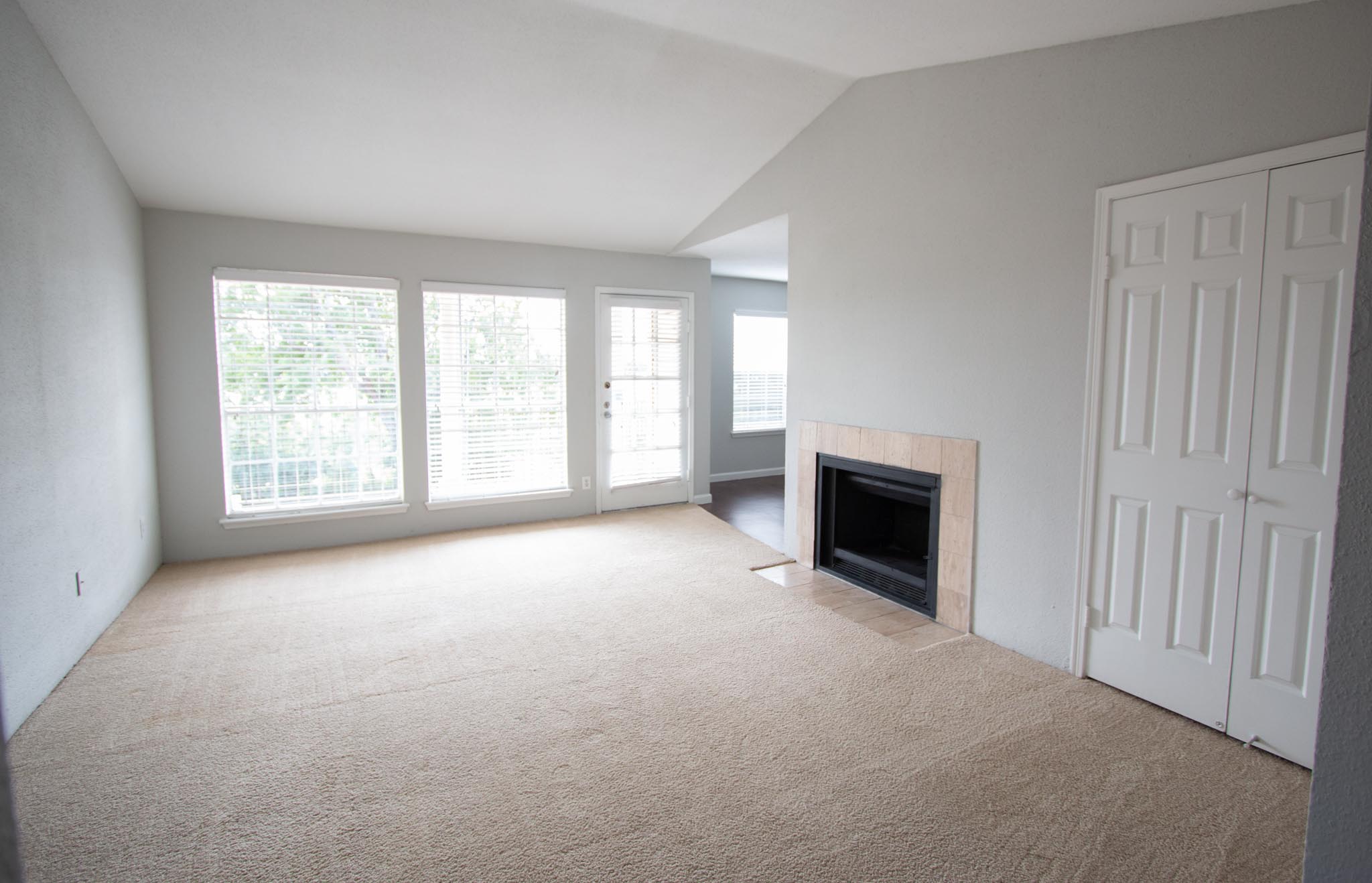 Gallery Spacious 2 & 3 BR Apts l Claridge Apartments