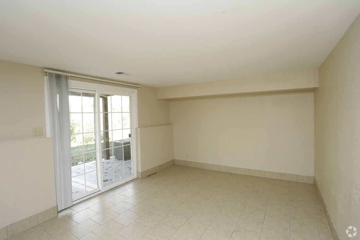 The Links at Parkville l Gallery l Apartments