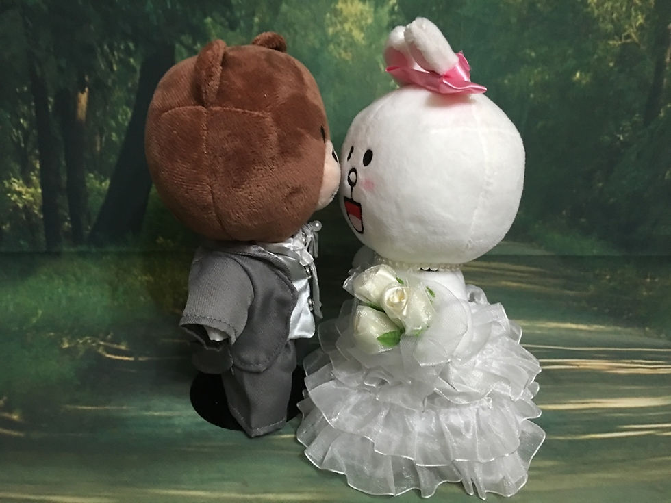 サムネイル： 「LINE FRIENDS 18cmぬいぐるみ(カップル) ブラウン＆コニー」に着せられるウェディング衣装（ぬい