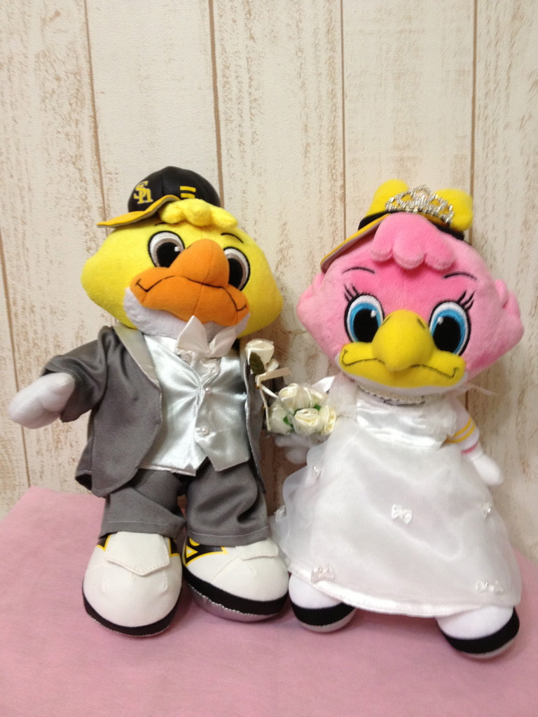 福岡ソフトバンクホークス ハリーくん 小 とハニーちゃん 小 に着せられる衣装セット 福岡ソフトバンクホークス ハリーくん 小 とハニーちゃん 小 に着せられる衣装セット