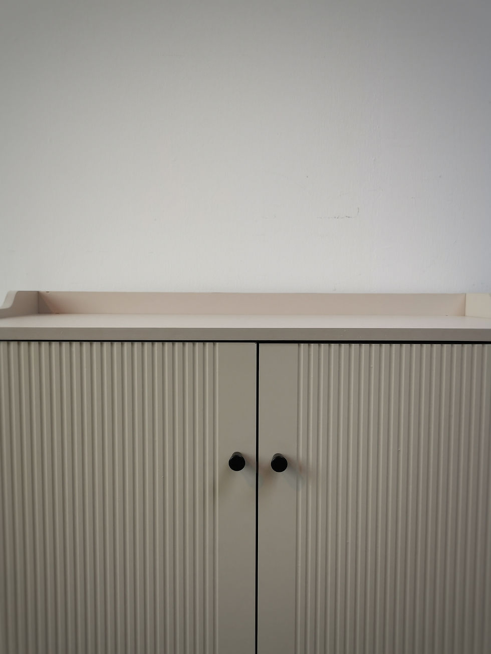 Thumbnail: Blanc Double Door Shoe Cabinet_Champagne