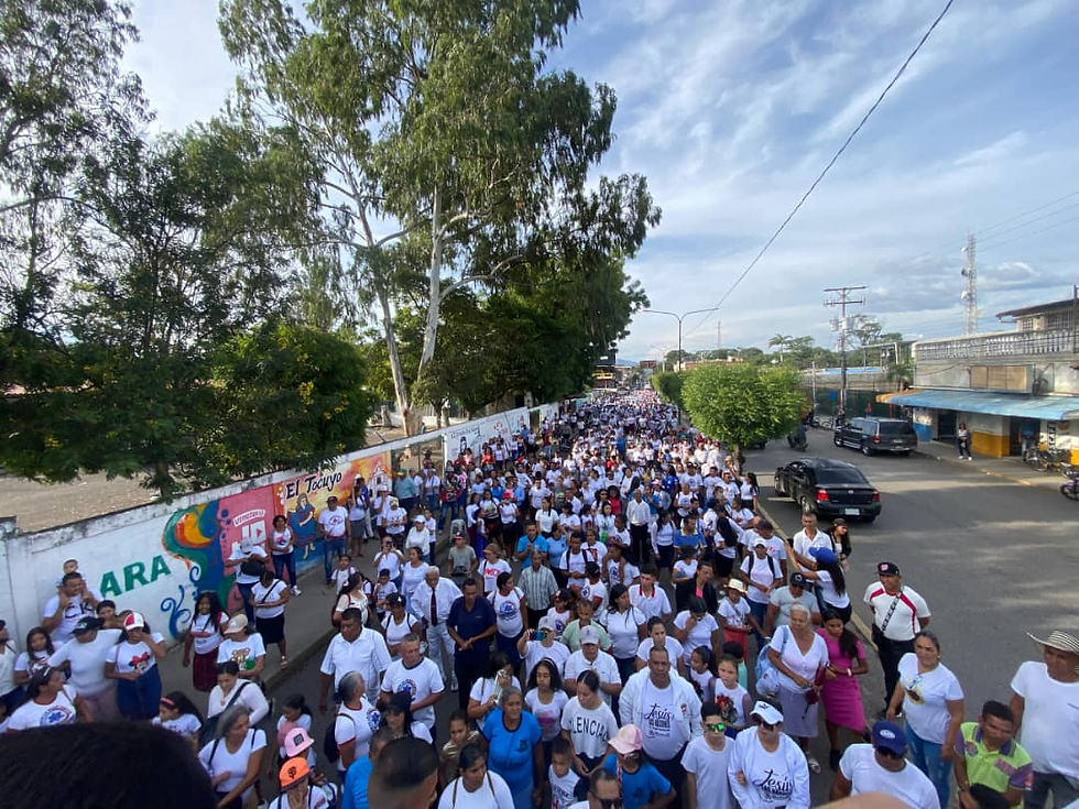 Cristianos de El Tocuyo en Lara desbordaron las calles en la Marcha para Jesús.