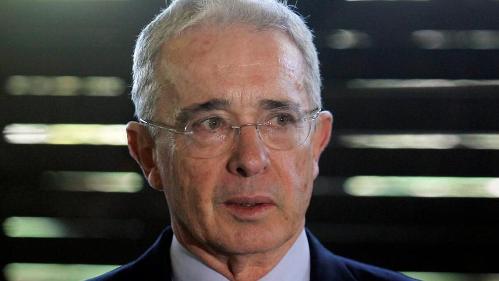 Condenan a 12 años de prisión e inhabilitan a Álvaro Uribe Vélez