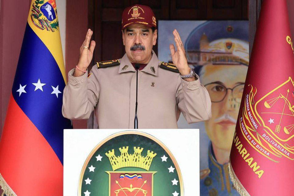 Maduro ordena crear dirección de ciberdefensa en aniversario de la Guardia Nacional Bolivariana.