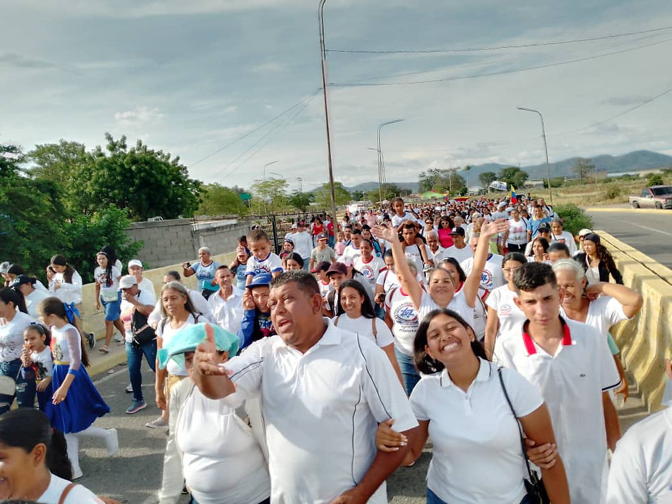 Cristianos de El Tocuyo en Lara desbordaron las calles en la Marcha para Jesús.
