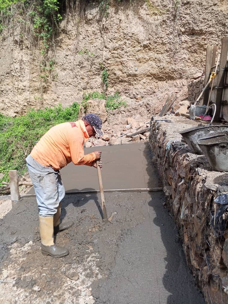 Gobierno de Lara ejecuta dos grandes obras de vialidad en Urdaneta y Morán.
