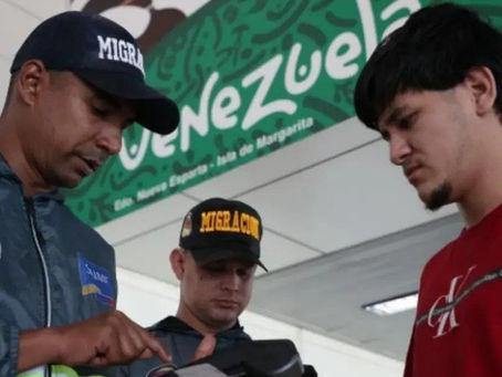 Arriban al país otros 207 migrantes venezolanos deportados desde EEUU.
