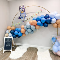 Bluey Balloon Arch with blue balloons and Bluey Mylar Balloon.