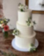 rustic buttercream, for a small and intimate marriage