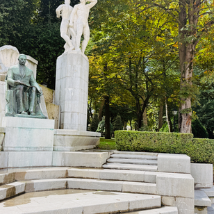 Landing in Oviedo, Spain: My First Hours in the City of Green Hills and Sidra