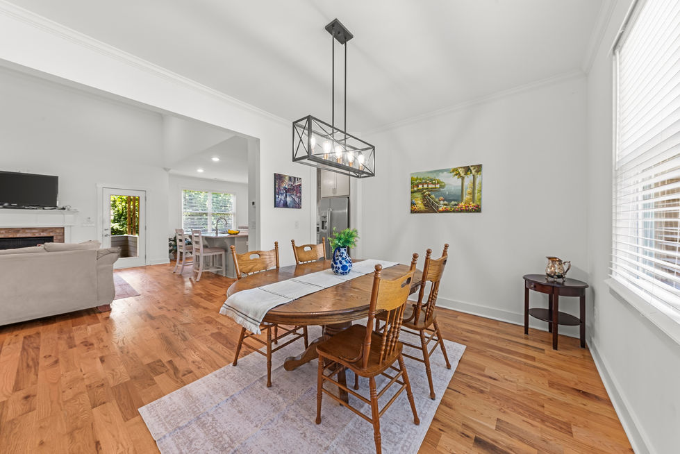 BraseltonGA-dining-room-modern-wood-floors-and-chandelier