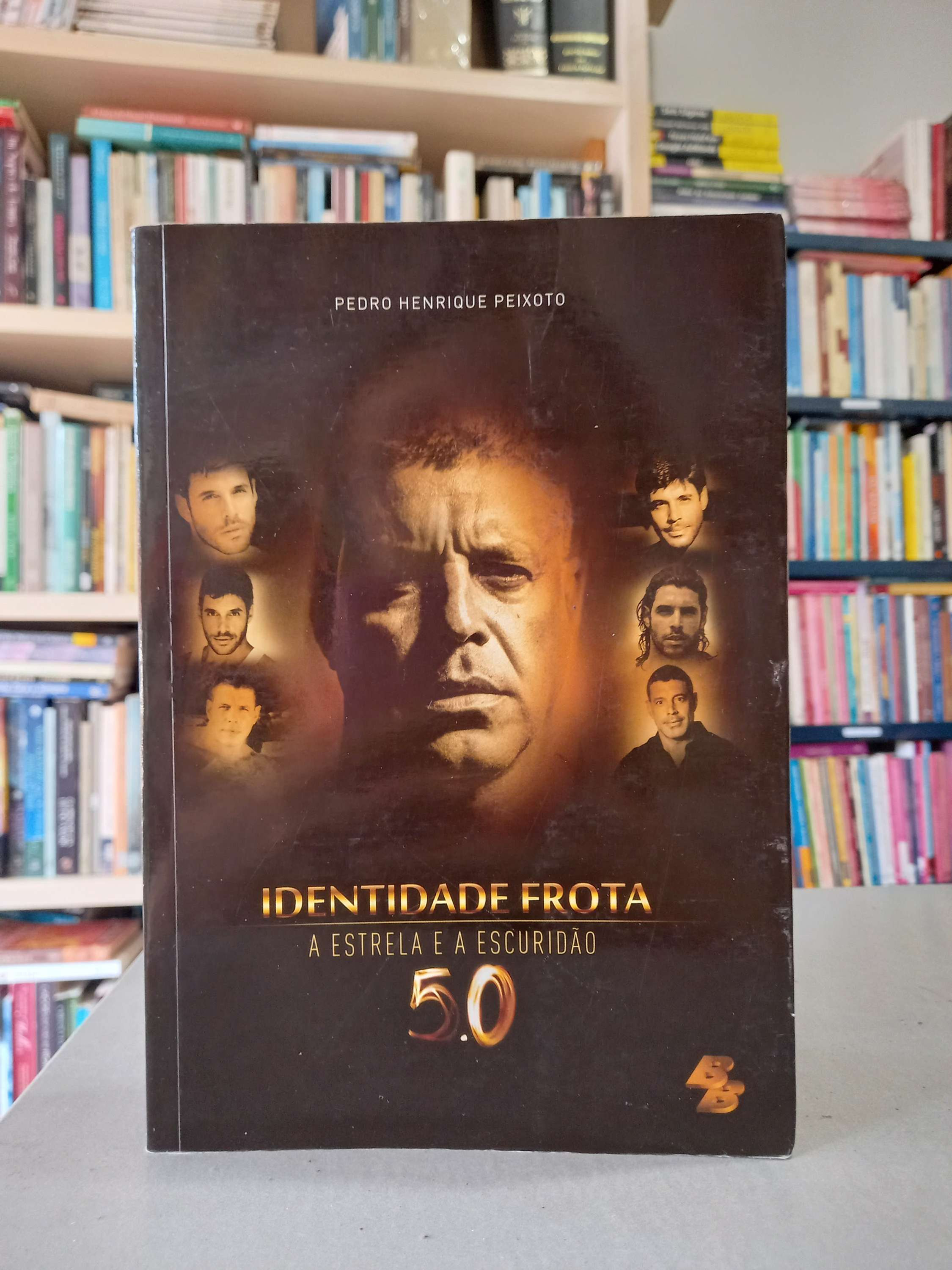 Identidade Frota: À estrela e a Escuridão - Pedro Henrique Peixoto