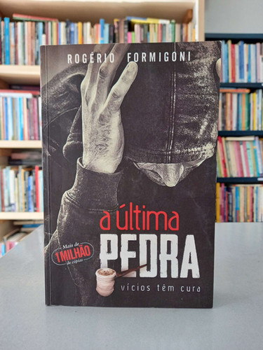 洋書 a ultima PEDRA a ultima PEDRA A Última Pedra - Rogério Formigoni | Bello Sebo