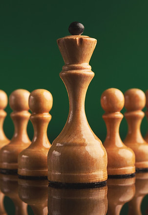 abstract-leadership-business-concept-with-chess-AYZ59E4.jpg