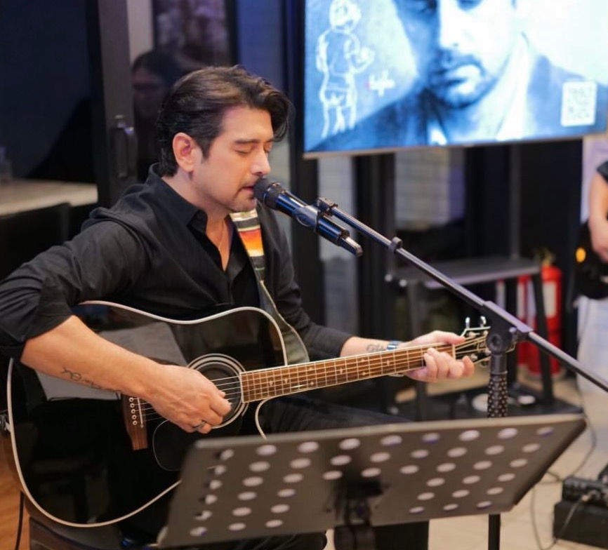 Ian Veneracion tries on his musical hat with ‘stephn’ 