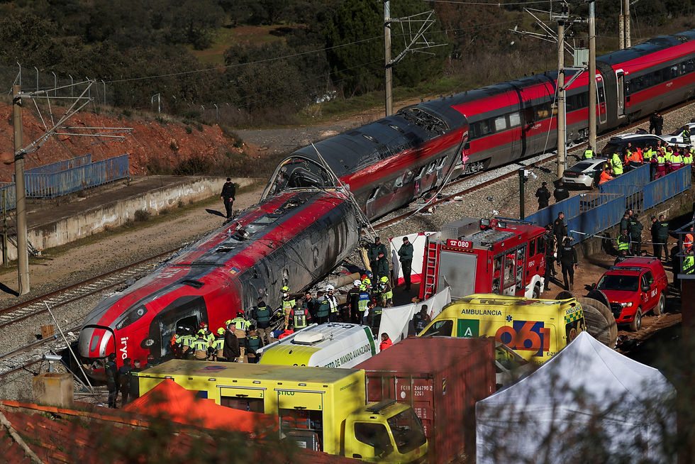 Spanish train drivers' union warned of damage to tracks where trains collided