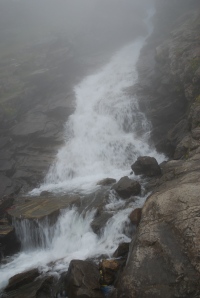 glacier-enroute-hemkund-melts