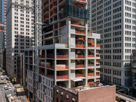 A Construtora atrasou a entrega do apartamento porque a obra do prédio está atrasada. E agora, o que fazer?
