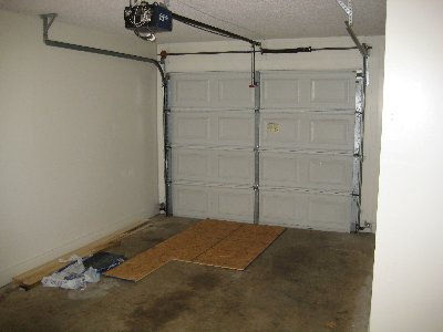 6076 Blocker St, Olive Branch, MS 38654. Garage