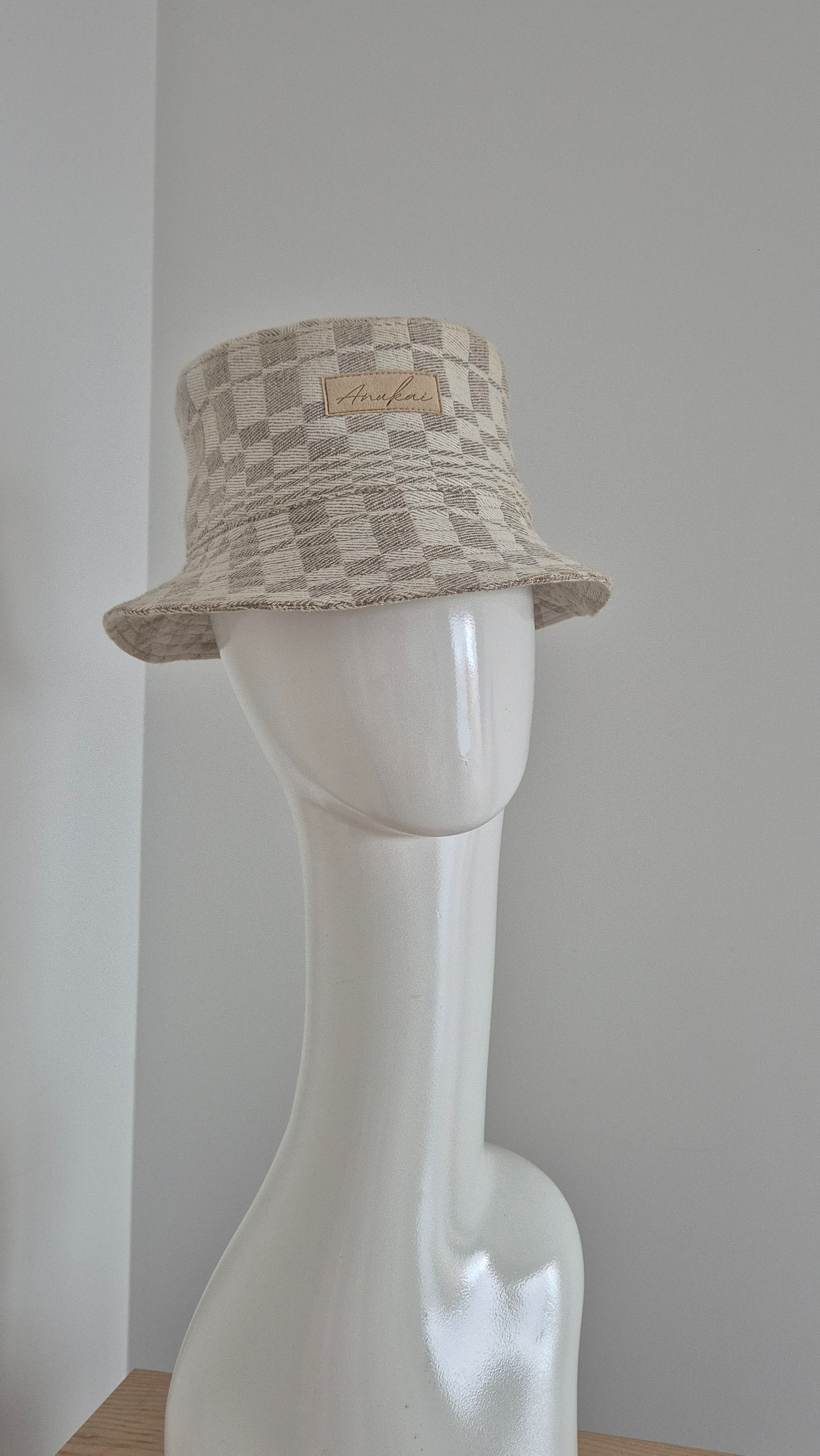 Natūralaus lino kepurė, Anūkėlis Skaistė