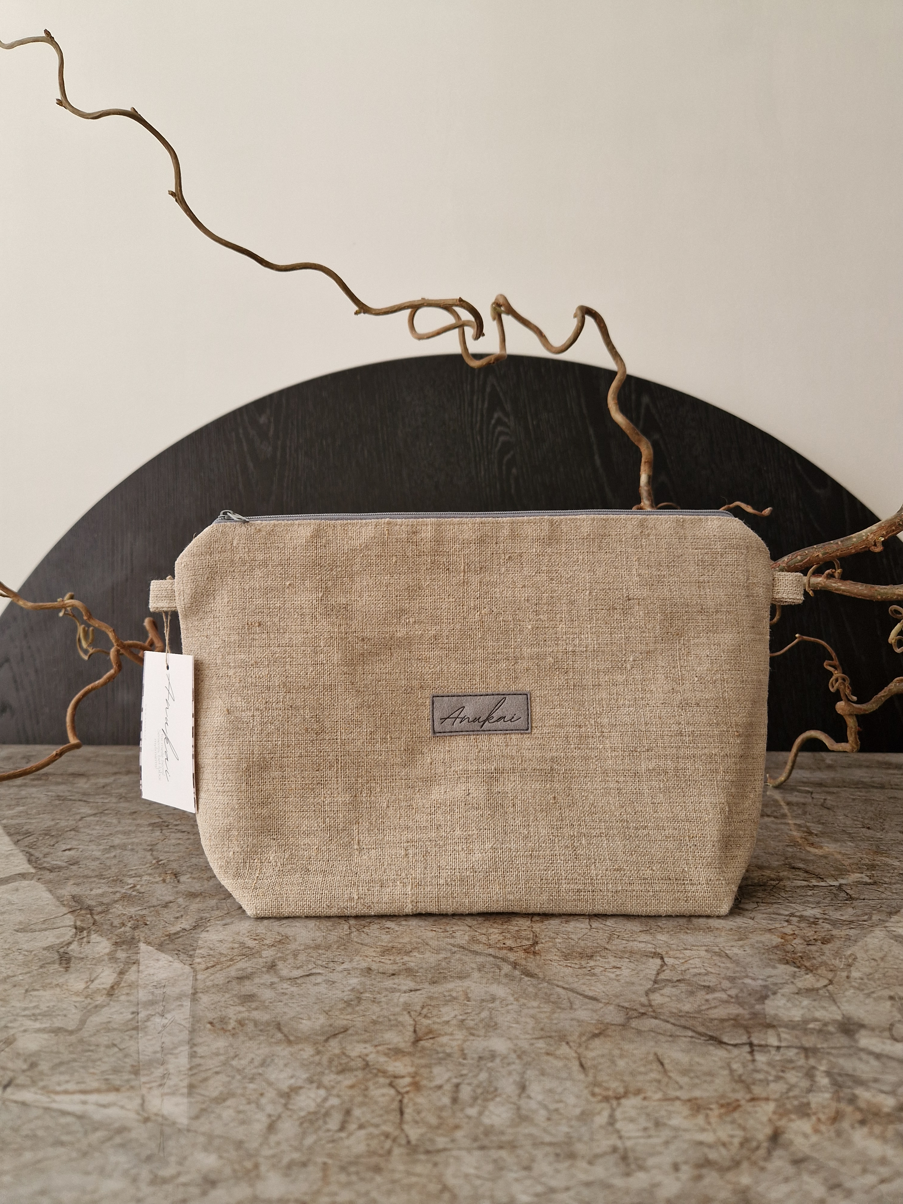 Rankomis austo audinio kosmetinė, Anūkėlė Irena