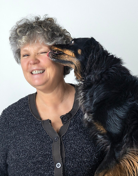 Irina Wonneberg mit ihrem Hund Robbie