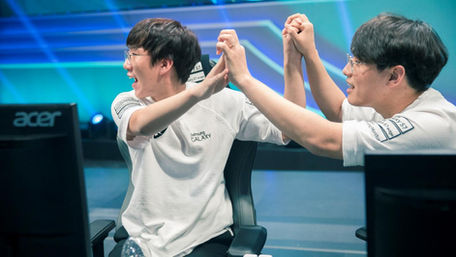 Samsung atropela Cloud 9 e está nas semis!