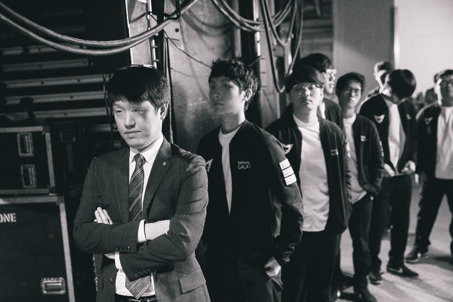 A Samsung Galaxy eliminou a favorita KT Rolster na final da Regional da Coreia para chegar ao Mundial, e desde então não parou de surpreender os analistas.