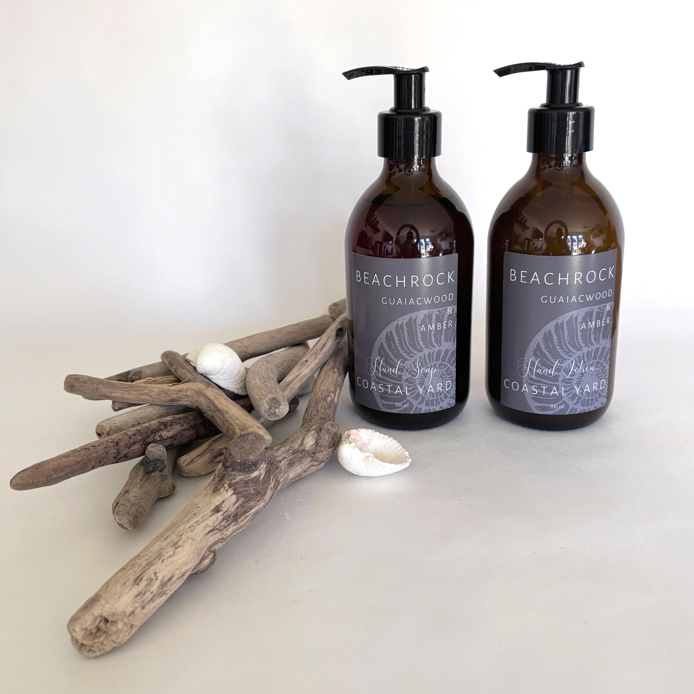 B E A C H R O C K // Guaiacwood & Amber