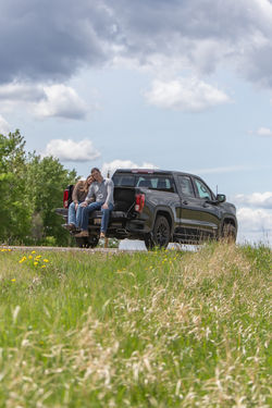 Couples portrait — Cochrane Alberta photographer