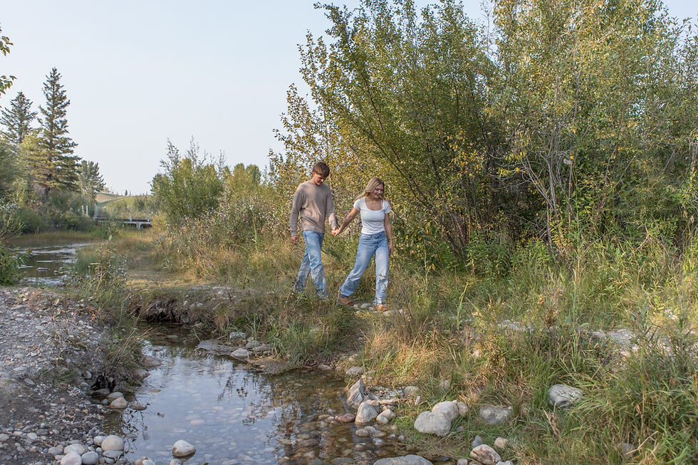 Couples portrait — Cochrane Alberta photographer