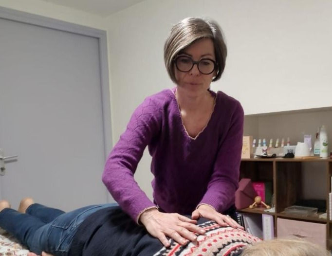 Accompagner le ventre grâce à la Kinésiologie