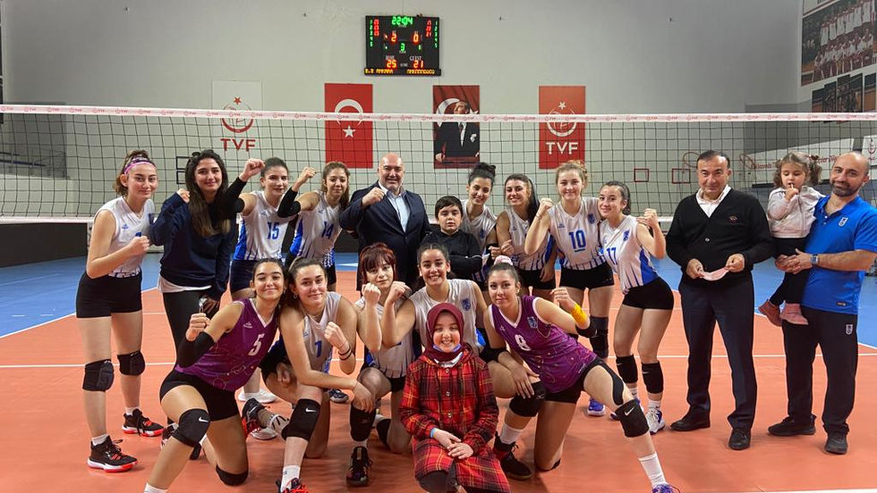 VOLEYBOL TAKIMIMIZ ZOR BİR ENGELİ DAHA AŞTI.