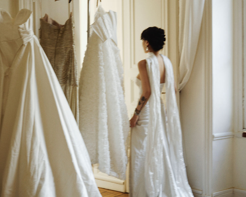 巴黎婚纱租赁 Paris wedding dress rental 파리 웨딩드레스 대여 パリ ウェディングドレスレンタル