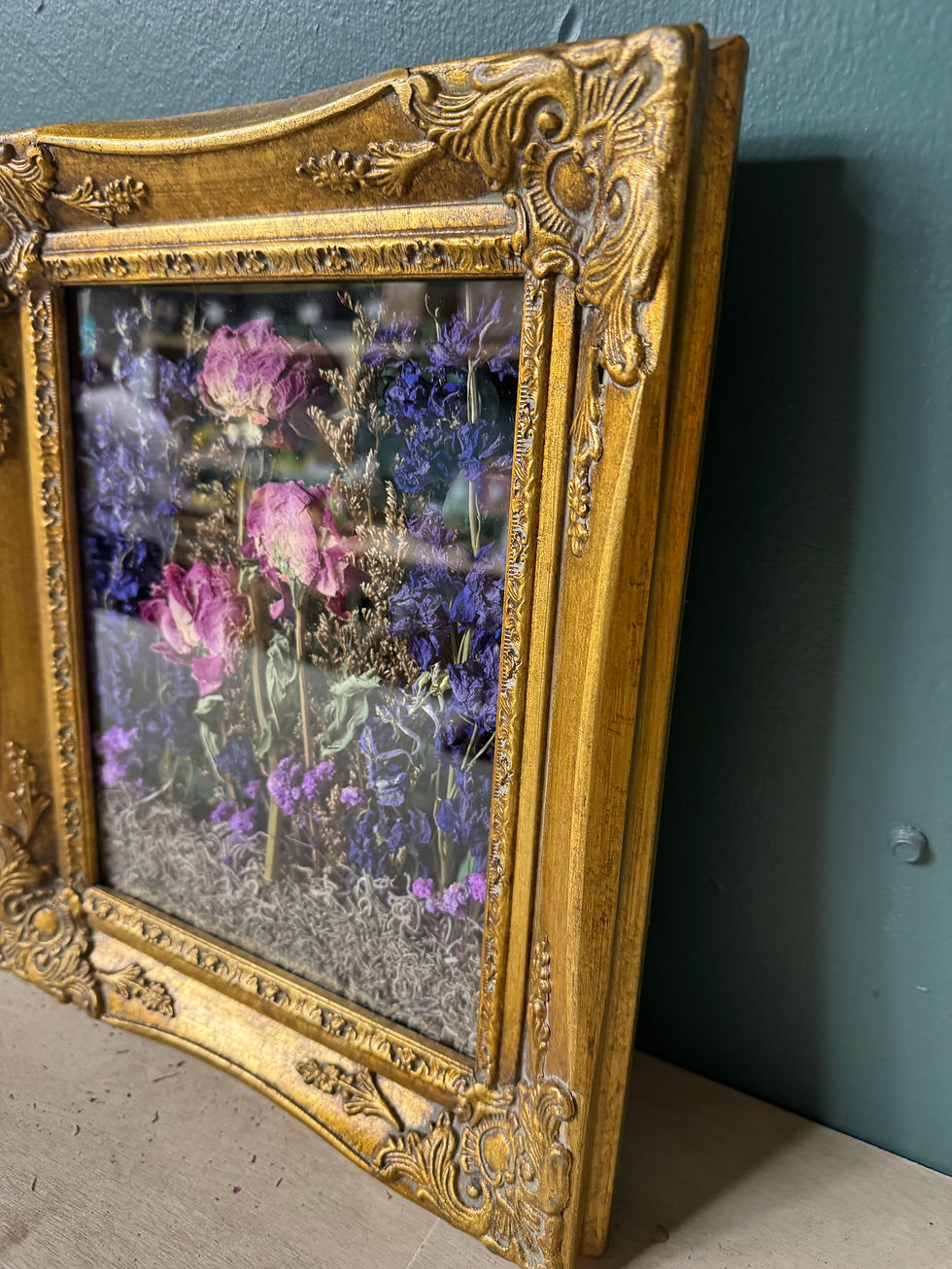 Thumbnail: Purple Vintage Frame
