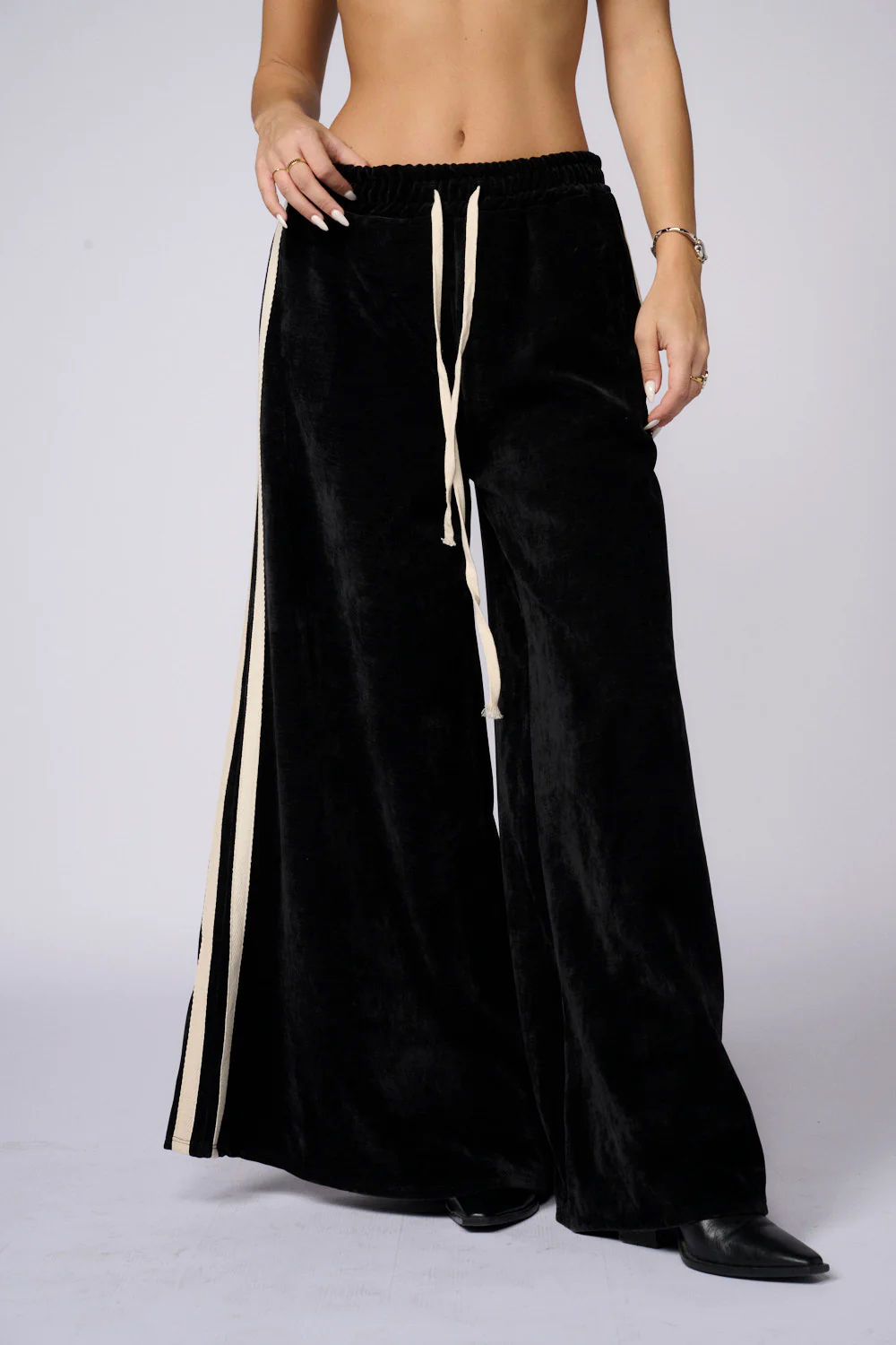 VELVET WIDE LEG PANTS