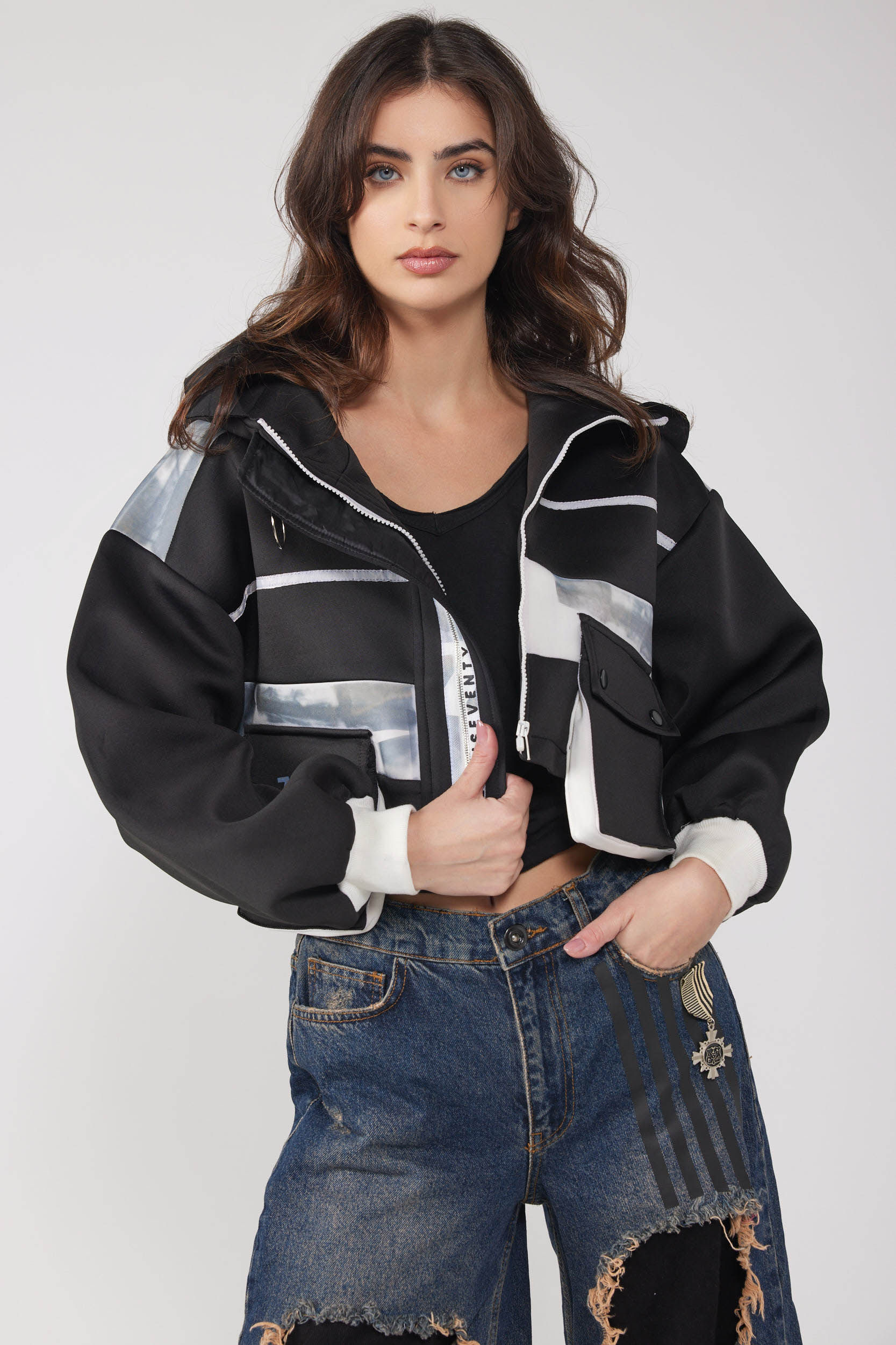 STRONG JACKET