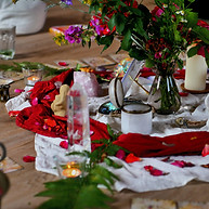 Altarmitte des Frauenkreises mit großer Göttin