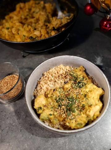 Dhal de lentilles corail au lait de coco, courgette, riz complet, sésame et poulet👌💪