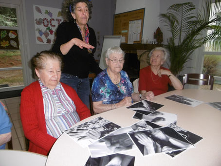 « JEU DE MAINS ET LIGNES DE VIE »