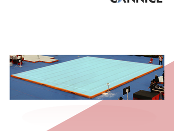 14m x 14m surface 20cm height
2304 black coated steel springs
72 birch plywood 12mm boards assembled with H profi les and key locking system
First foam layer made of 1 x 1m puzzle PE foam
Top layer made of high durability needle felt fl amed on soft PE foam for higher comfort in 7 rolls of 2 x 14m