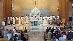 ALTAR_THUMB(WideShot)