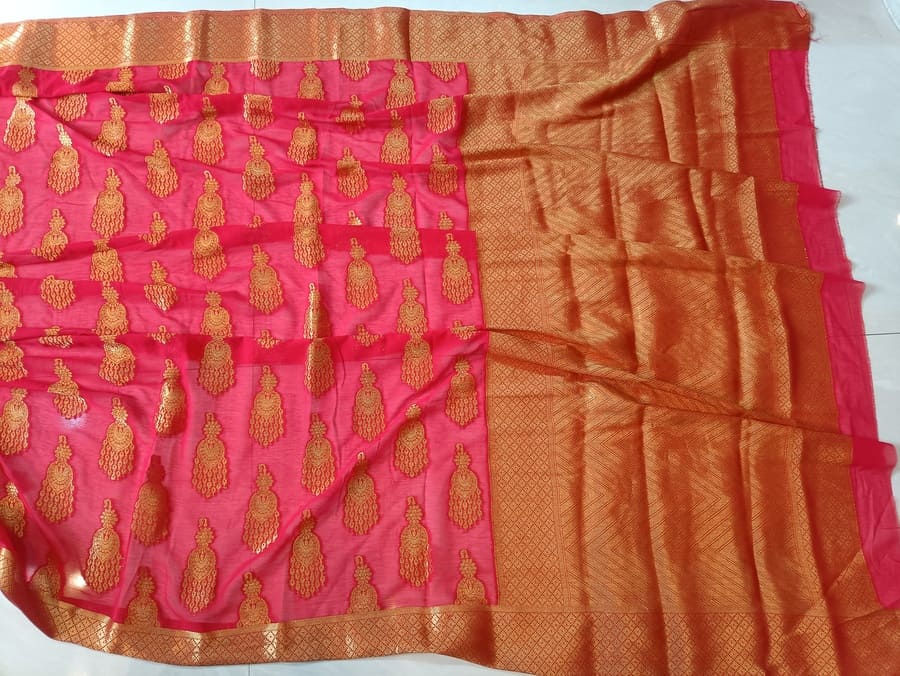 red pure chiffon saree gold zari pallu view