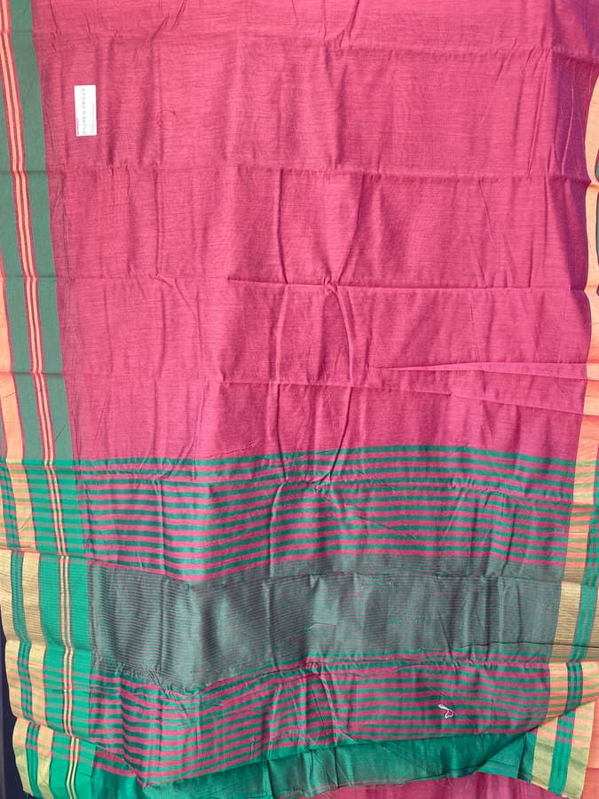 magenta pure silk saree dual border pallu view