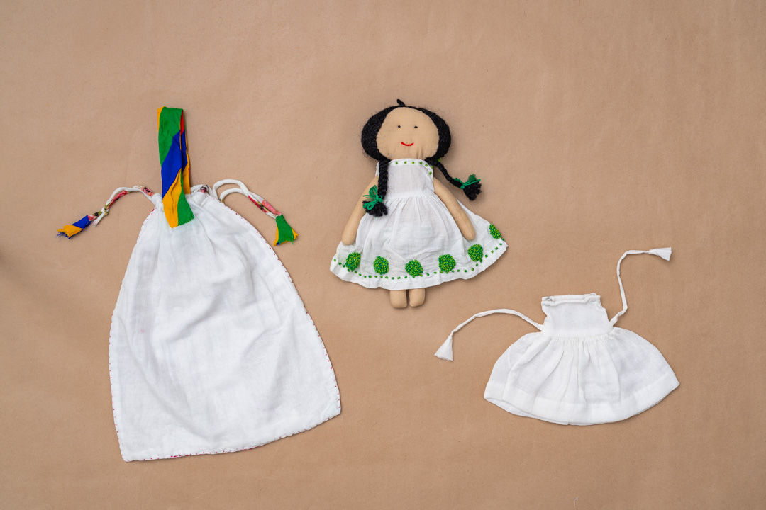 Tanka Doll - French Knot