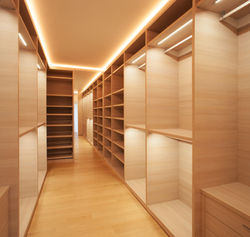 Begehbarer Kleiderschrank