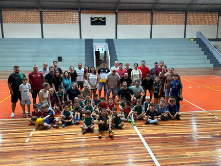 ENCERRAMENTO DOS TREINOS DE FUTSAL 2025 REÚNE ATLETAS DE 5 A 8 ANOS EM FORQUILHINHA